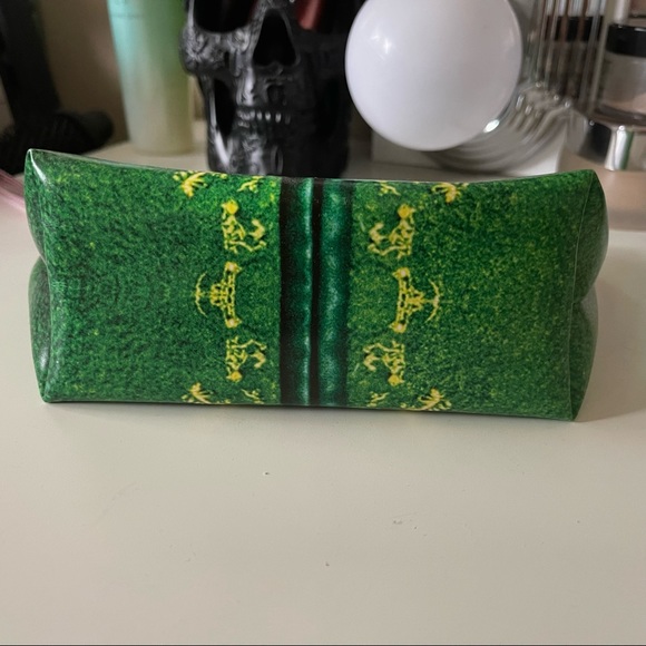 I Heart Revolution x Elf Makeup Bag Revolution Beauty Makeup Revolution - Picture 6 of 6